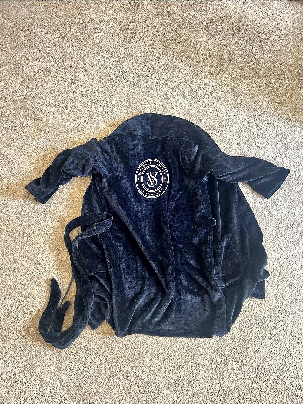 Victoria's Secret Cozy Plush Robe with Logo Embroidery Black M/L
